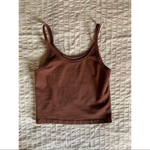 ARQ crop tank spice brown